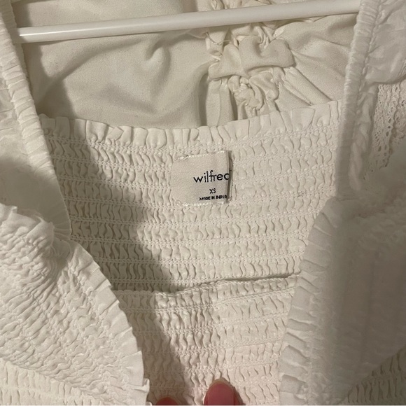 BNWT Aritzia Wilfred ruched patios top - Picture 3 of 4